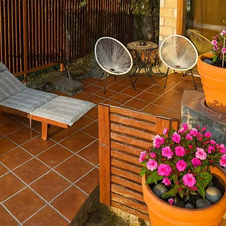 Beachfront Nest - Aspa's Getaway Inn