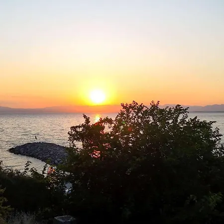 여관 Beachfront Nest - Aspa's Getaway Avía