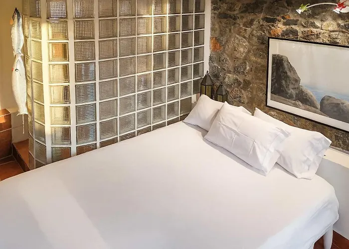 Beachfront Nest - Aspa's Getaway Avía