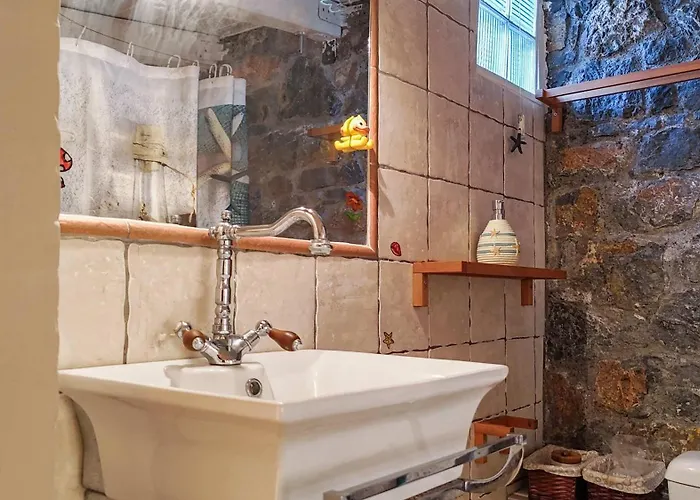 Beachfront Nest - Aspa's Getaway *